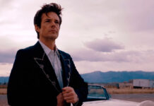 Brandon Flowers relembra a juventude com nostalgia no single “Tiger’s Blood”