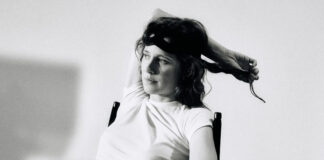 Helena Deland revela a balada confessional “How Do You Like Me Now”