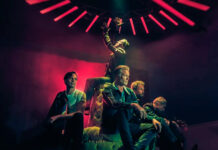 Queens of the Stone Age lança o single “Where The Goth Girls At?” do álbum ‘Perfecth’