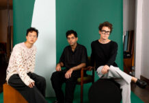 Son Lux reflete sobre a hipocrisia nos Estados Unidos em “No God Like A King”