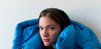 Tove Styrke reflete sobre si mesma em “Me/You (always and forever)”