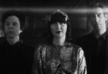 Yeah Yeah Yeahs lança álbum ao vivo intimista com homenagem a David Lynch e cover de Björk