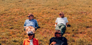 Django Django lança “Feel Alright”, single com participação de Max Pope