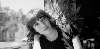 Ex:Re, projeto solo de Elena Tonra, lança o single “Am I Even Real?”