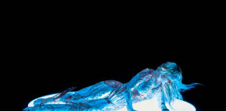 Grimes lança “ACCELERANDO”, single do álbum ‘PSYOPERA’