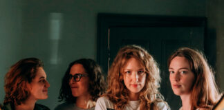 The Big Moon reflete sobre sentimentos e conexões no single “F.O.R.E.V.E.R”